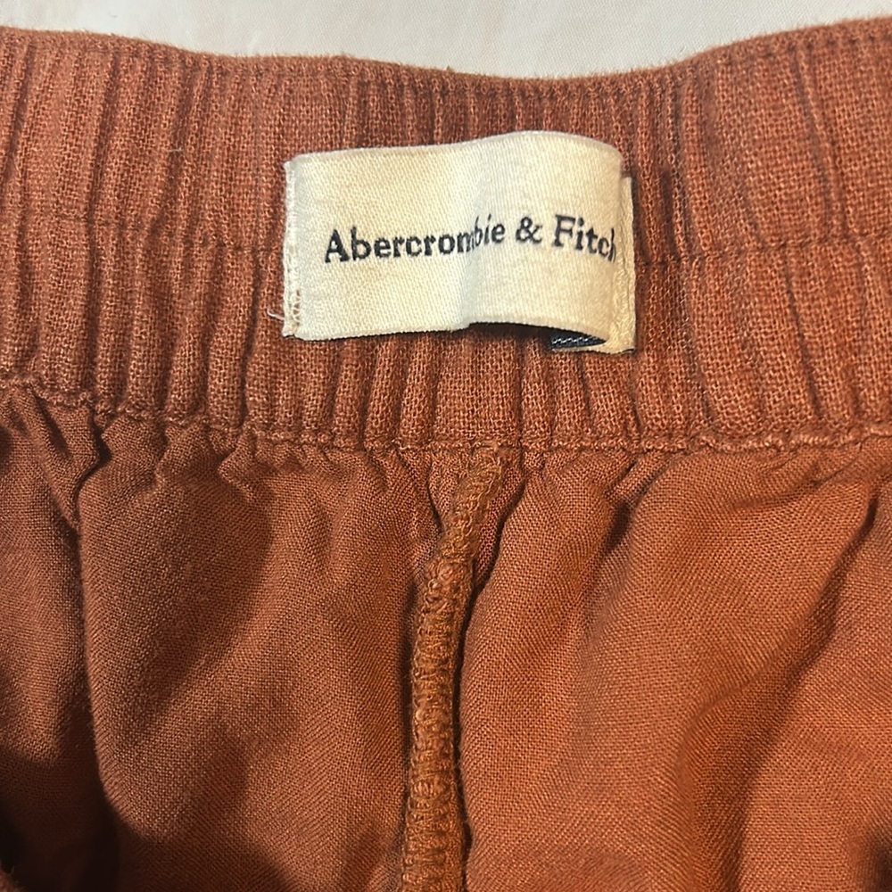 A&F Rust Linen Shorts - Picture 2 of 2